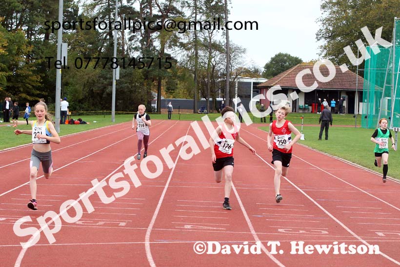 200 metres, NECAA Open Meeting, Morpeth, Sunday, October 18th. David T. Hewitson/Sports for All Pics